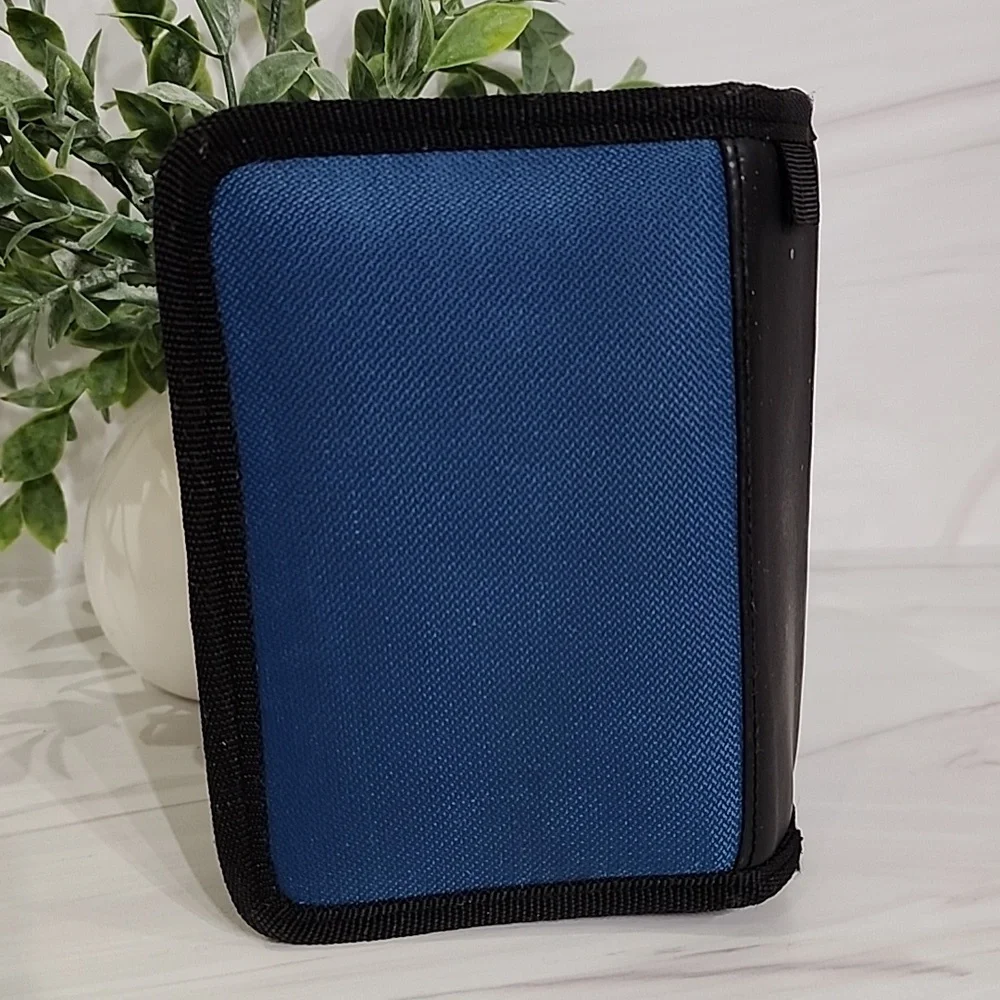 Nintendo DS Blue and Black Zip Game Cartridge Organizer